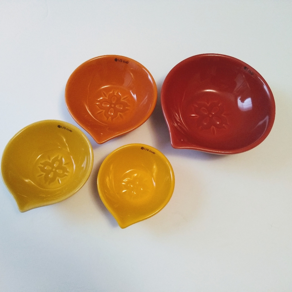 Chantal ceramic stackable measuring cups set